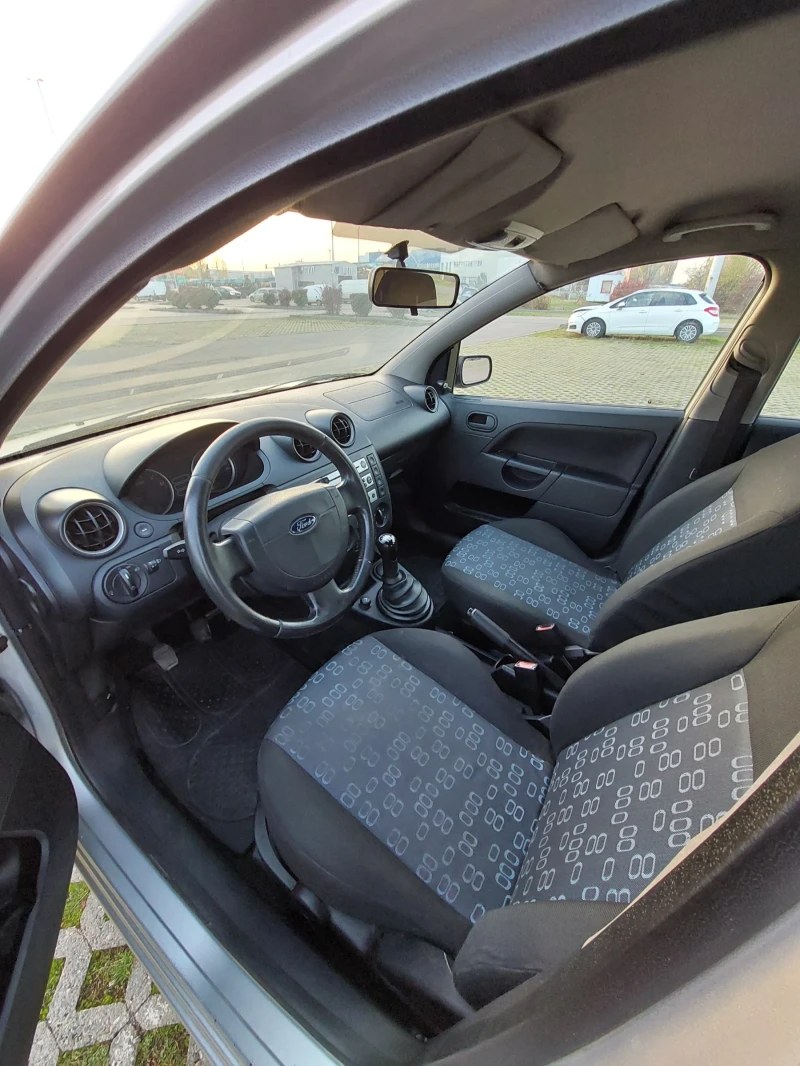 Ford Fiesta 1.4 TDCi, снимка 9 - Автомобили и джипове - 52433919