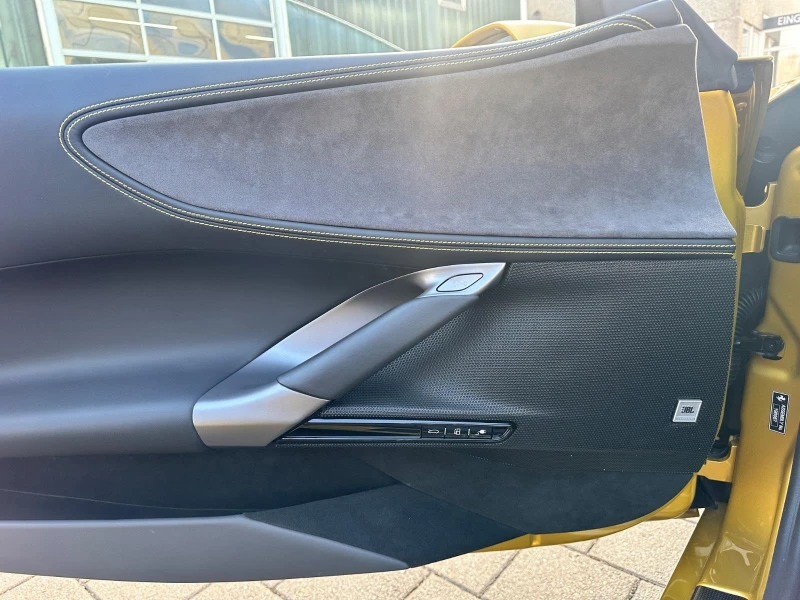 Ferrari SF 90 SPIDER/ CARBON/ CERAMIC/ JBL/ LIFT/, снимка 9 - Автомобили и джипове - 53230714