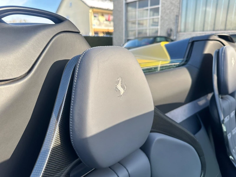 Ferrari SF 90 SPIDER/ CARBON/ CERAMIC/ JBL/ LIFT/, снимка 16 - Автомобили и джипове - 53230714