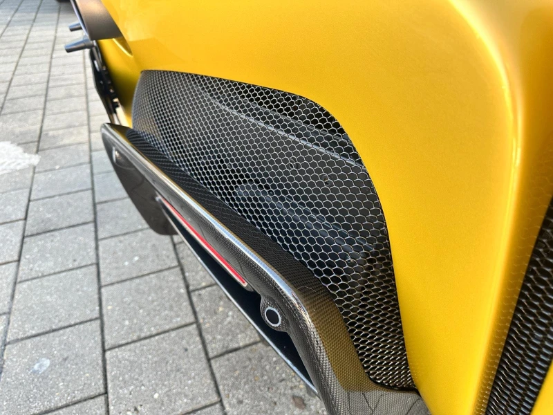 Ferrari SF 90 SPIDER/ CARBON/ CERAMIC/ JBL/ LIFT/, снимка 8 - Автомобили и джипове - 53230714