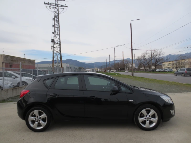 Opel Astra 1.7 CDTI , снимка 4 - Автомобили и джипове - 53594825