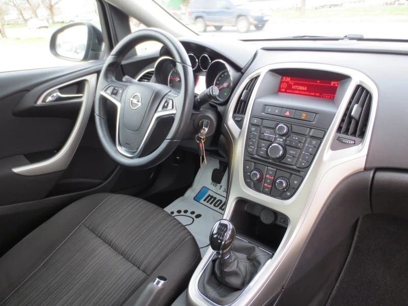 Opel Astra 1.7 CDTI , снимка 16 - Автомобили и джипове - 53594825