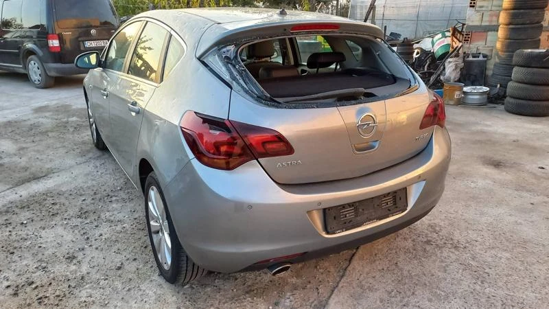 Opel Astra 3бр. 1.7 CDTI 125/1.4 TURBO 140/1.6 115, снимка 8 - Автомобили и джипове - 49369660