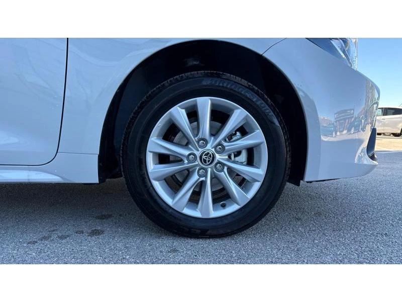 Toyota Corolla 1.8 HSD TS Executive MY25 - НОВА, снимка 16 - Автомобили и джипове - 53029532