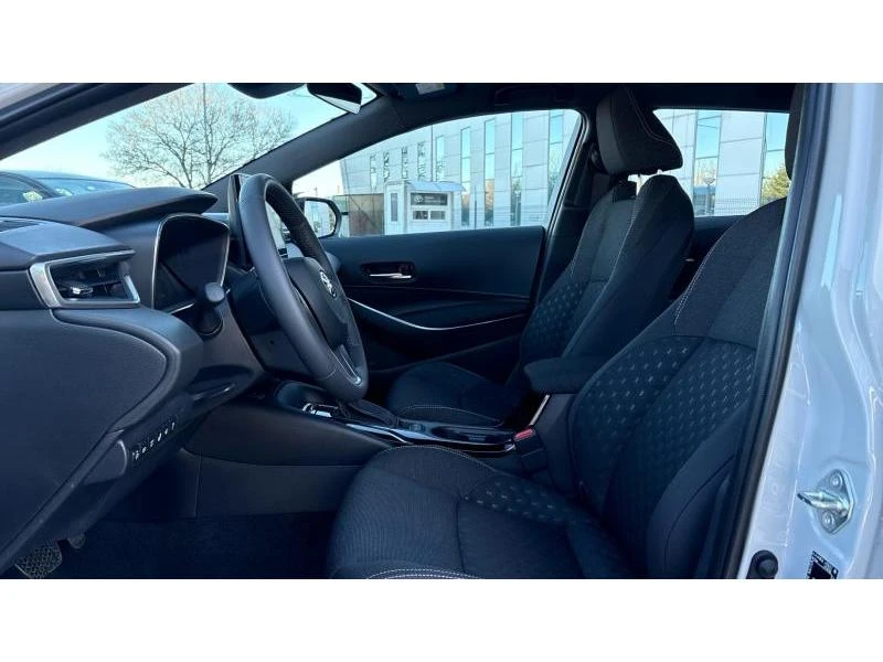 Toyota Corolla 1.8 HSD TS Executive MY25 - НОВА, снимка 12 - Автомобили и джипове - 53029532