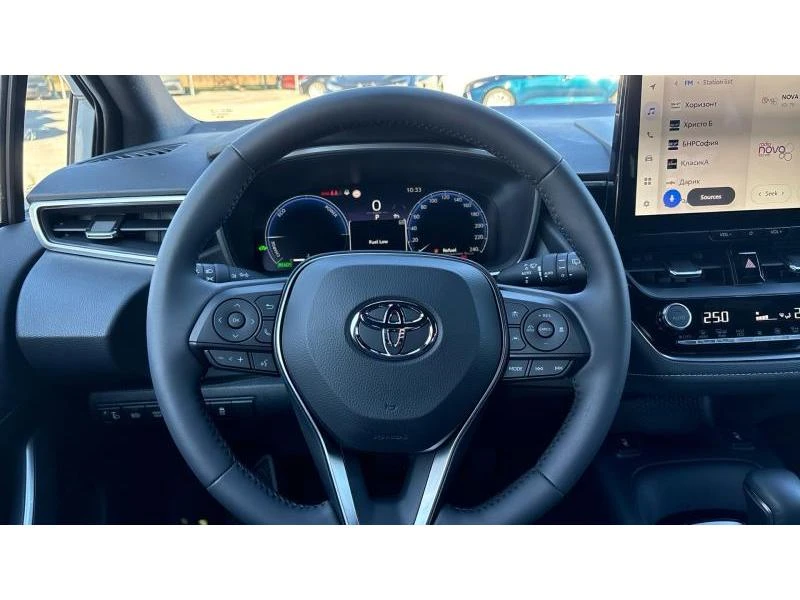 Toyota Corolla 1.8 HSD TS Executive MY25 - НОВА, снимка 13 - Автомобили и джипове - 53029532