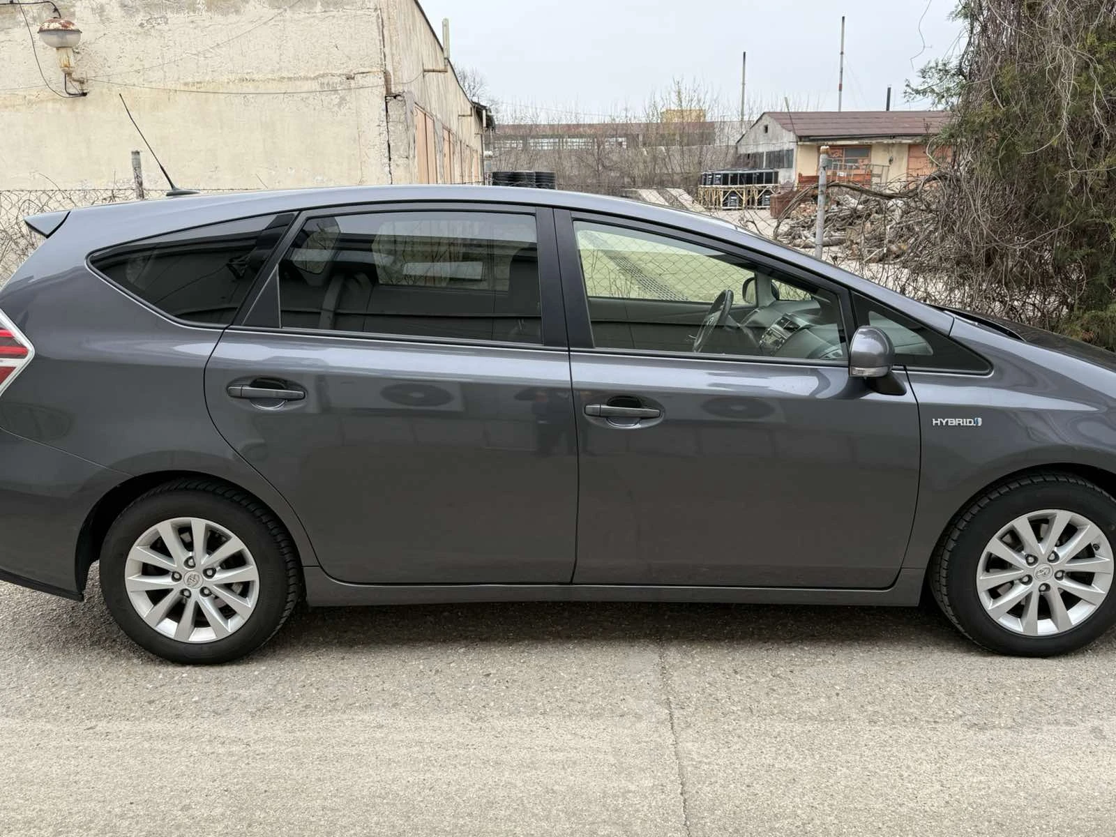 Toyota Prius Prius+  - изображение 2