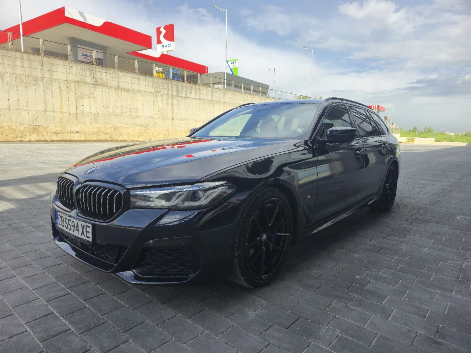 BMW 530 Лизинг* Msport* Печка* Individual* Distr* XD* Lase, снимка 3 - Автомобили и джипове - 54636152