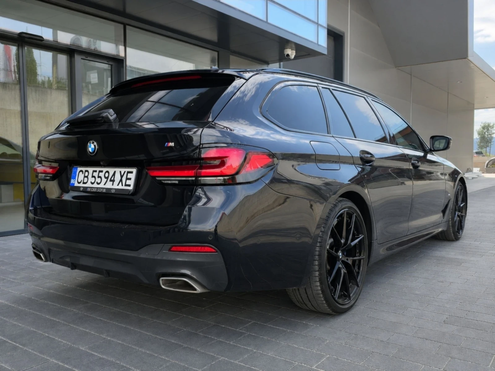 BMW 530 Лизинг* Msport* Печка* Individual* Distr* XD* Lase, снимка 2 - Автомобили и джипове - 54636152