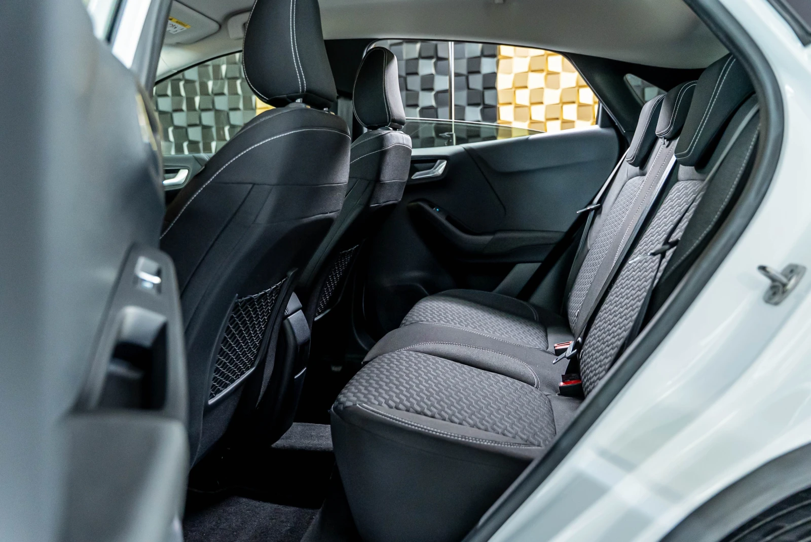 Ford Puma Crossover 1.0 EcoBoost Hybrid | Mobile.bg   13