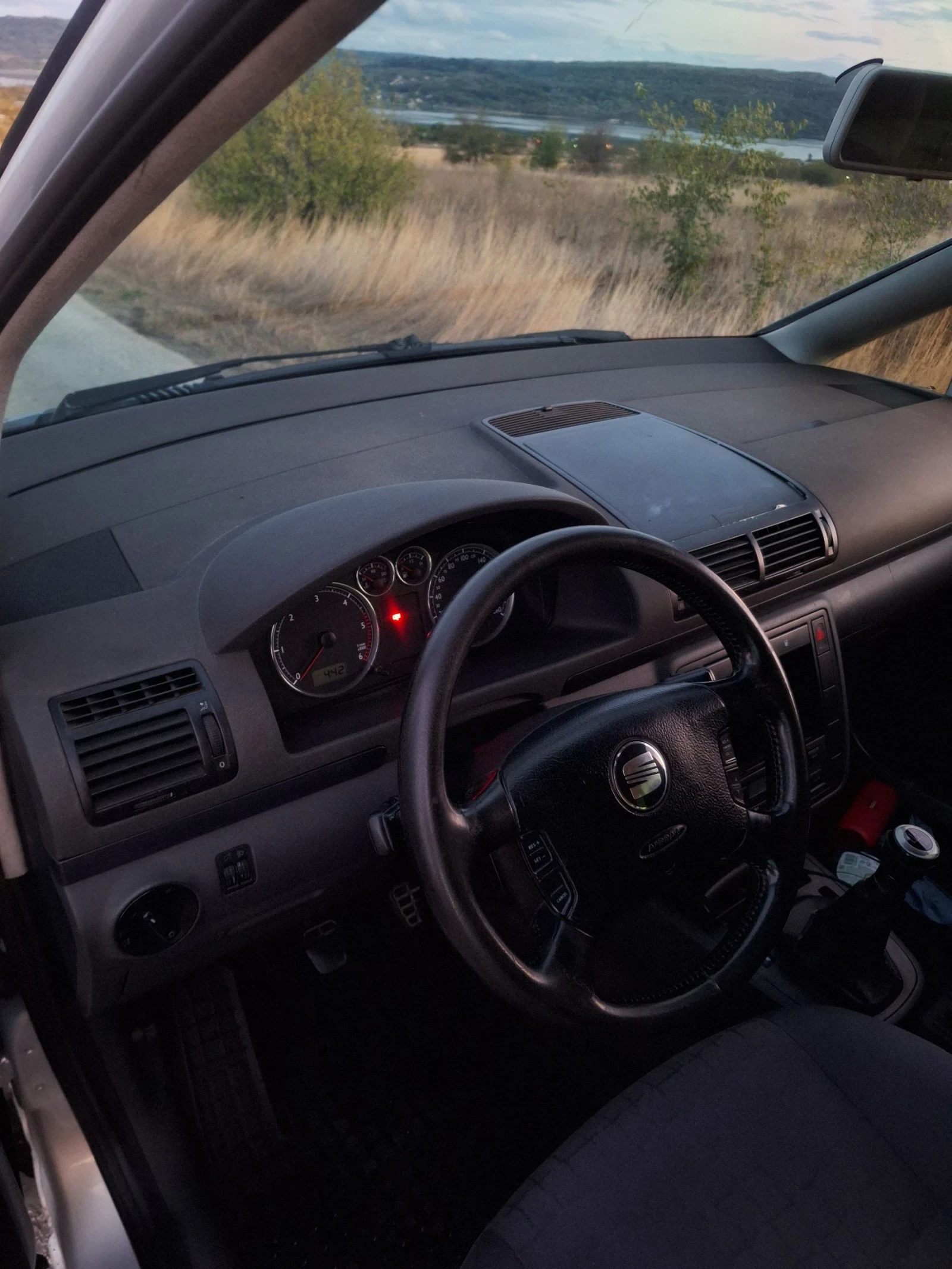 Seat Alhambra 1.9TDI 131к.с - изображение 5