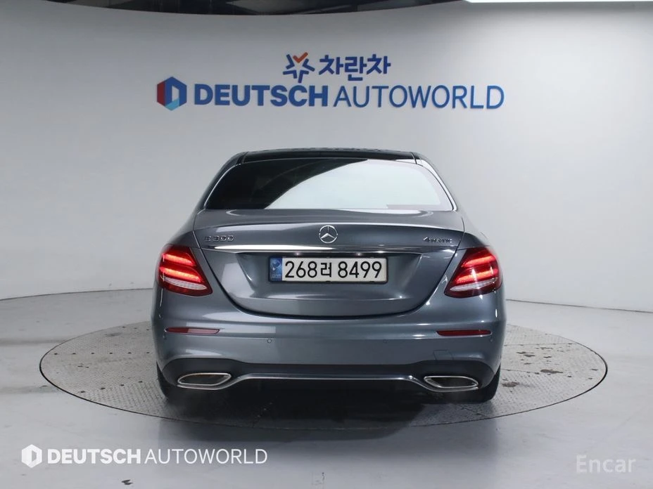 Mercedes-Benz E 300, снимка 4 - Автомобили и джипове - 53994881