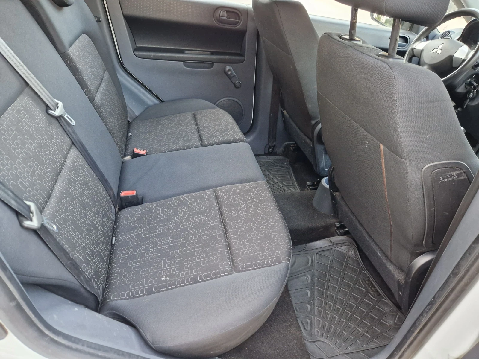 Mitsubishi Colt НОВ ВНОС...1.0i...FACE LIFT...КЛИМАТИК..., снимка 14 - Автомобили и джипове - 54115194