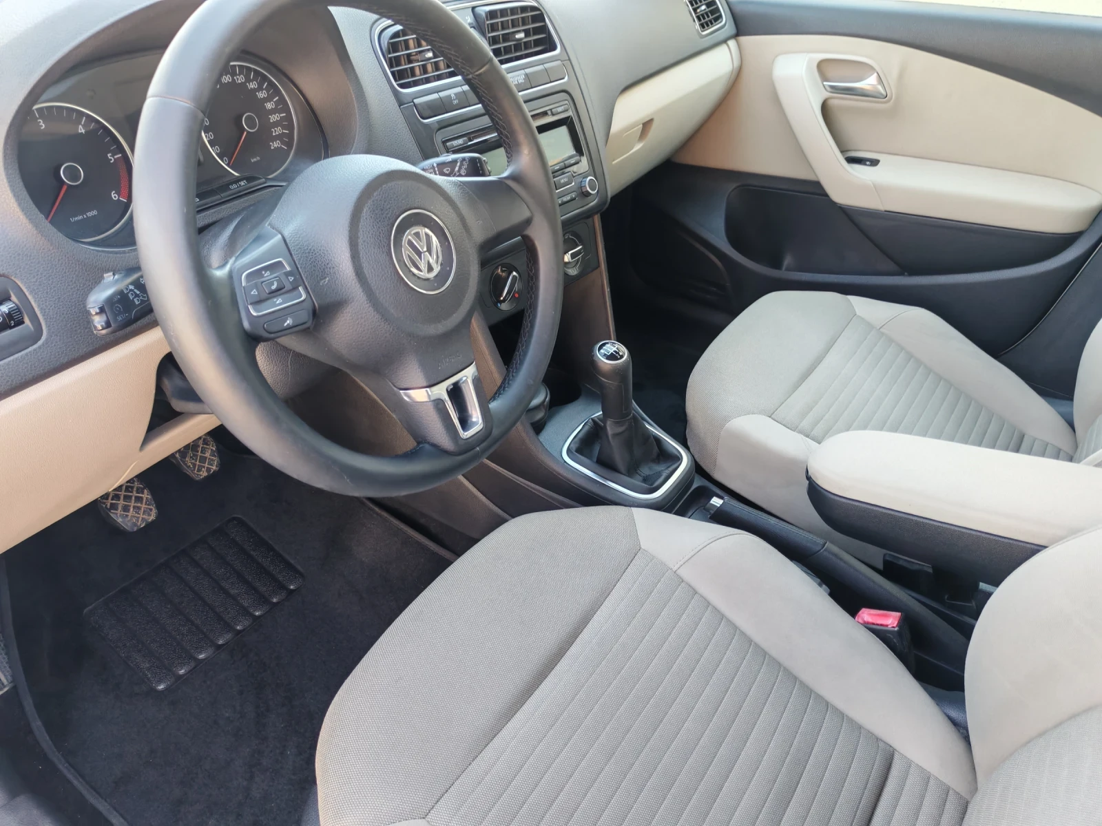 VW Polo СПЕШНО!!!, снимка 9 - Автомобили и джипове - 54442936
