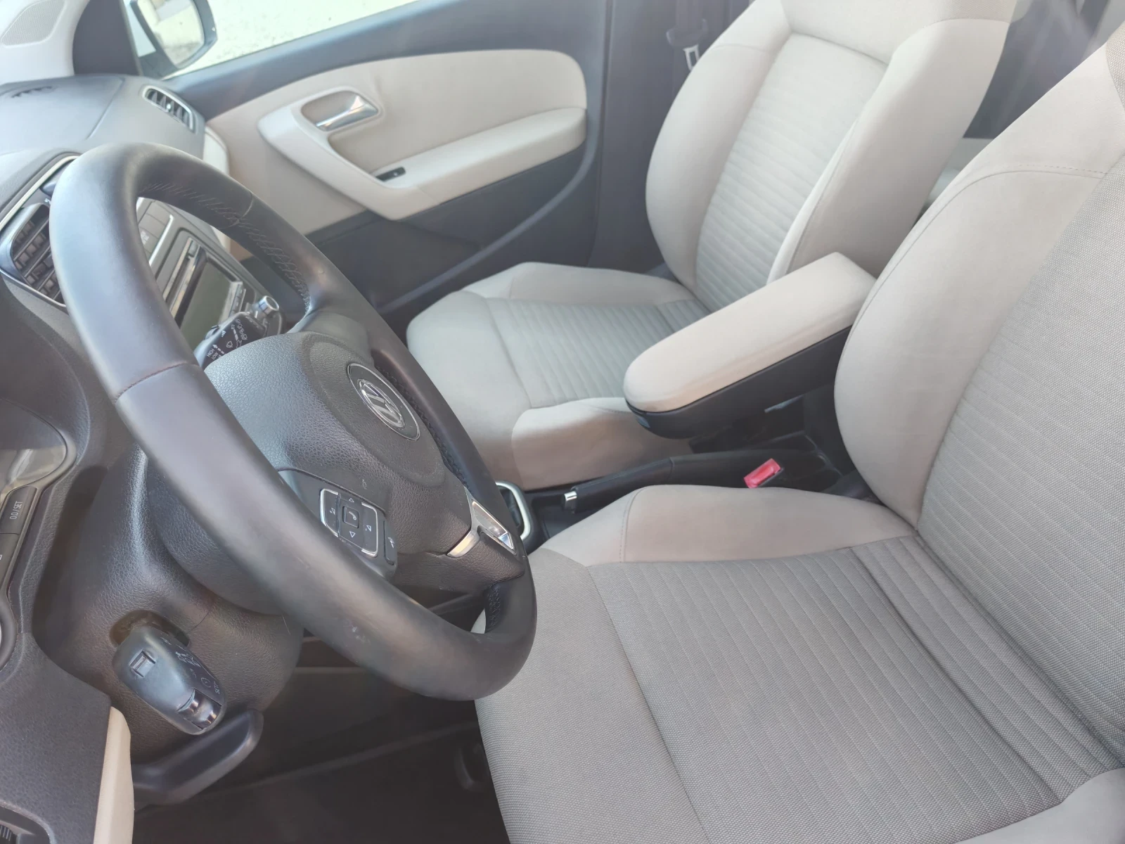 VW Polo СПЕШНО!!!, снимка 10 - Автомобили и джипове - 54442936