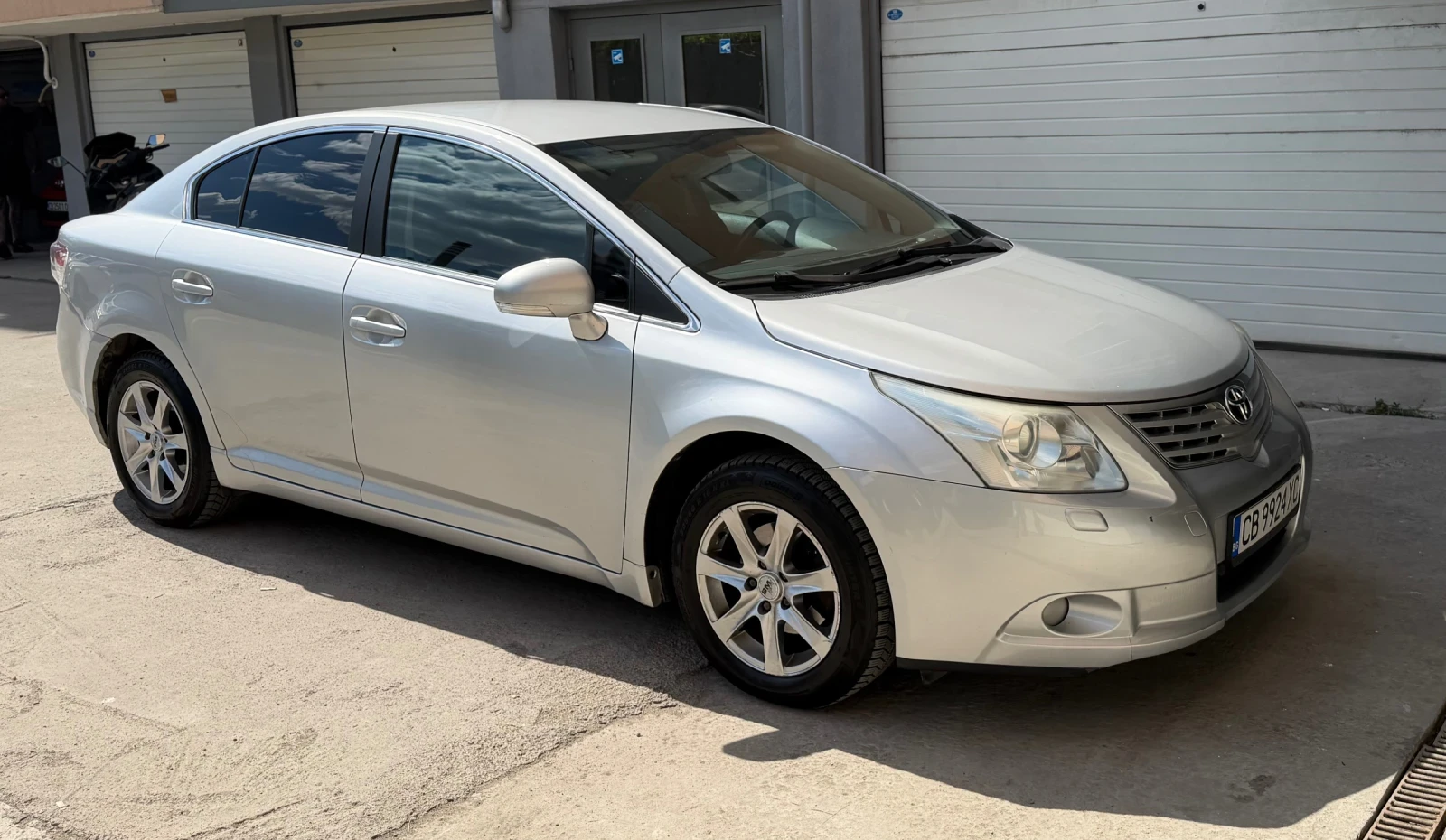 Toyota Avensis 2.0 vvti automatic, снимка 2 - Автомобили и джипове - 54445853