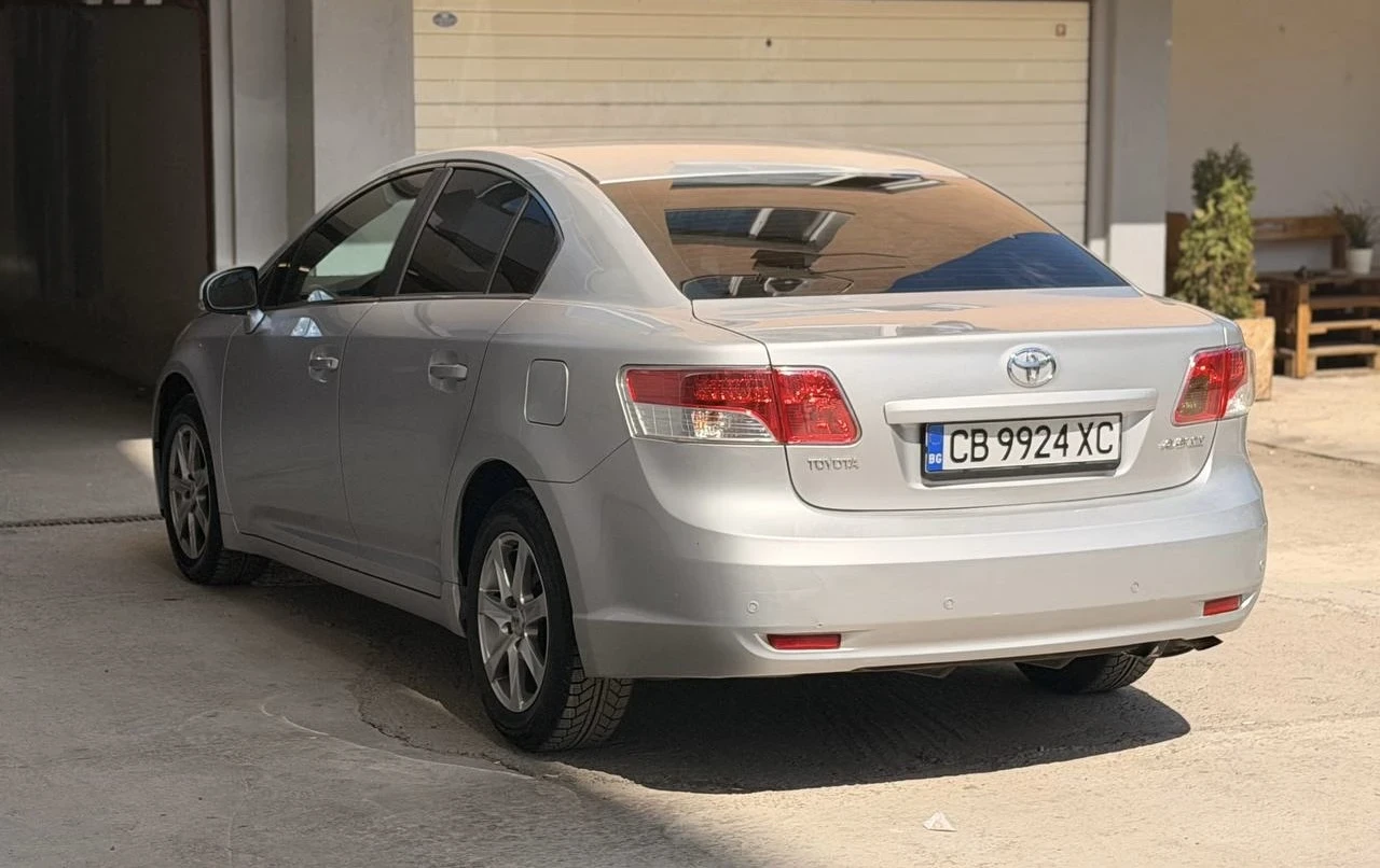 Toyota Avensis 2.0 vvti automatic, снимка 5 - Автомобили и джипове - 54445853