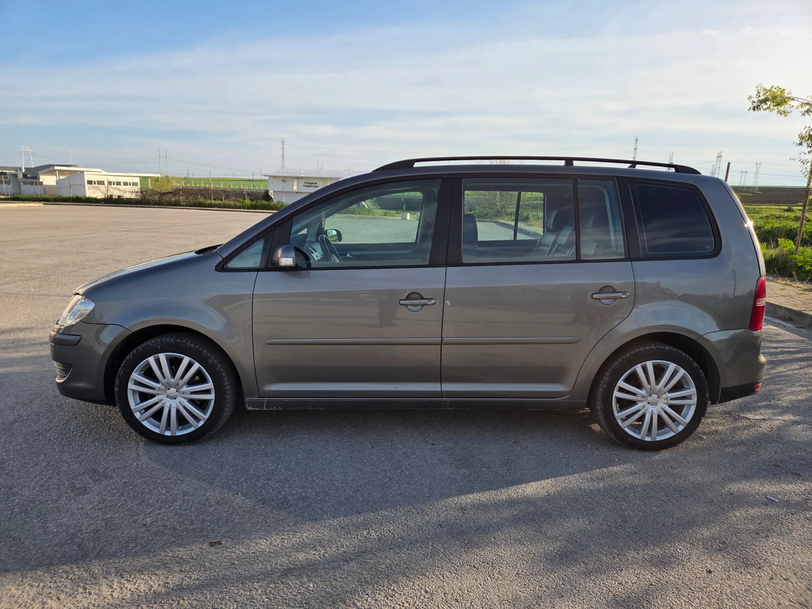 VW Touran, снимка 6 - Автомобили и джипове - 54458691