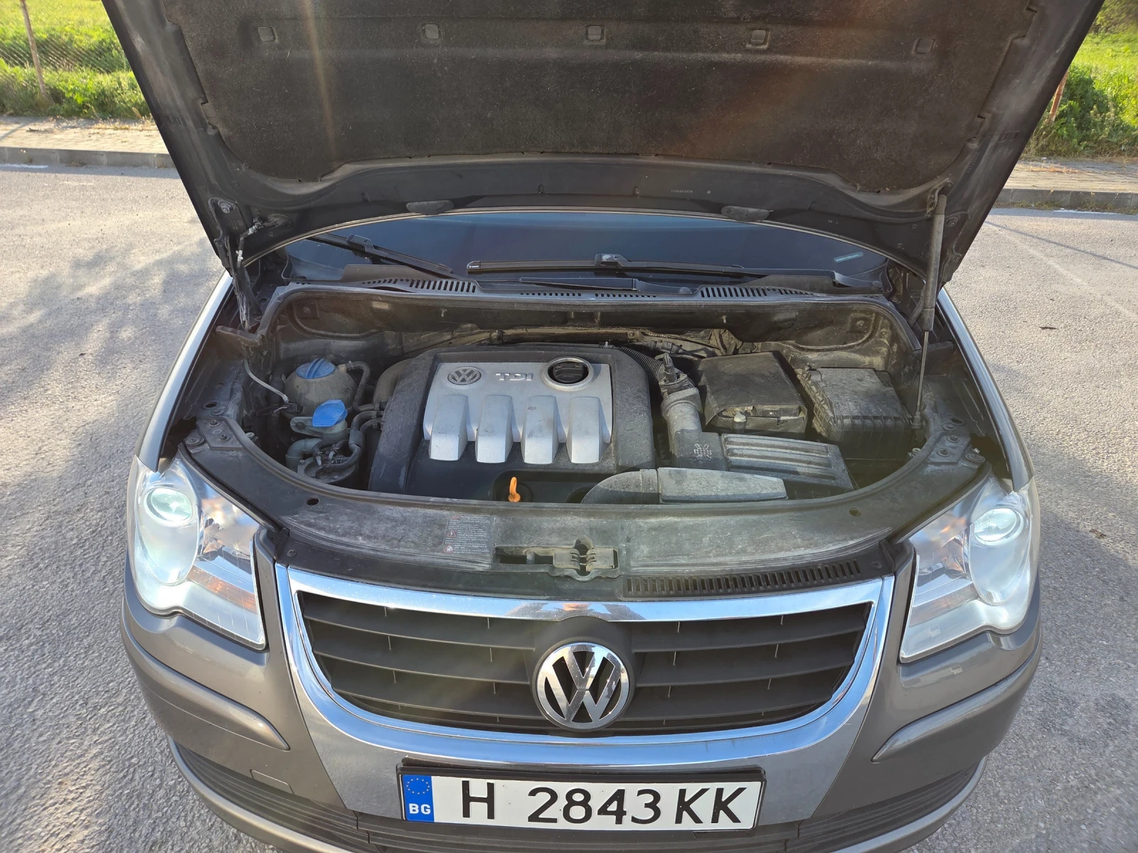 VW Touran, снимка 11 - Автомобили и джипове - 54458691