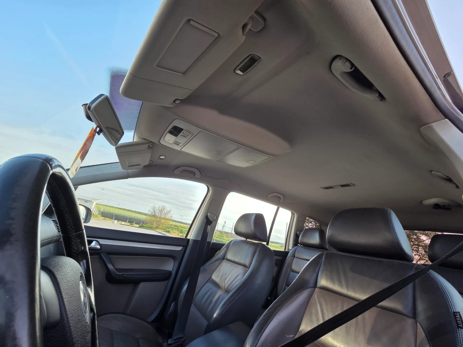 VW Touran, снимка 10 - Автомобили и джипове - 54458691