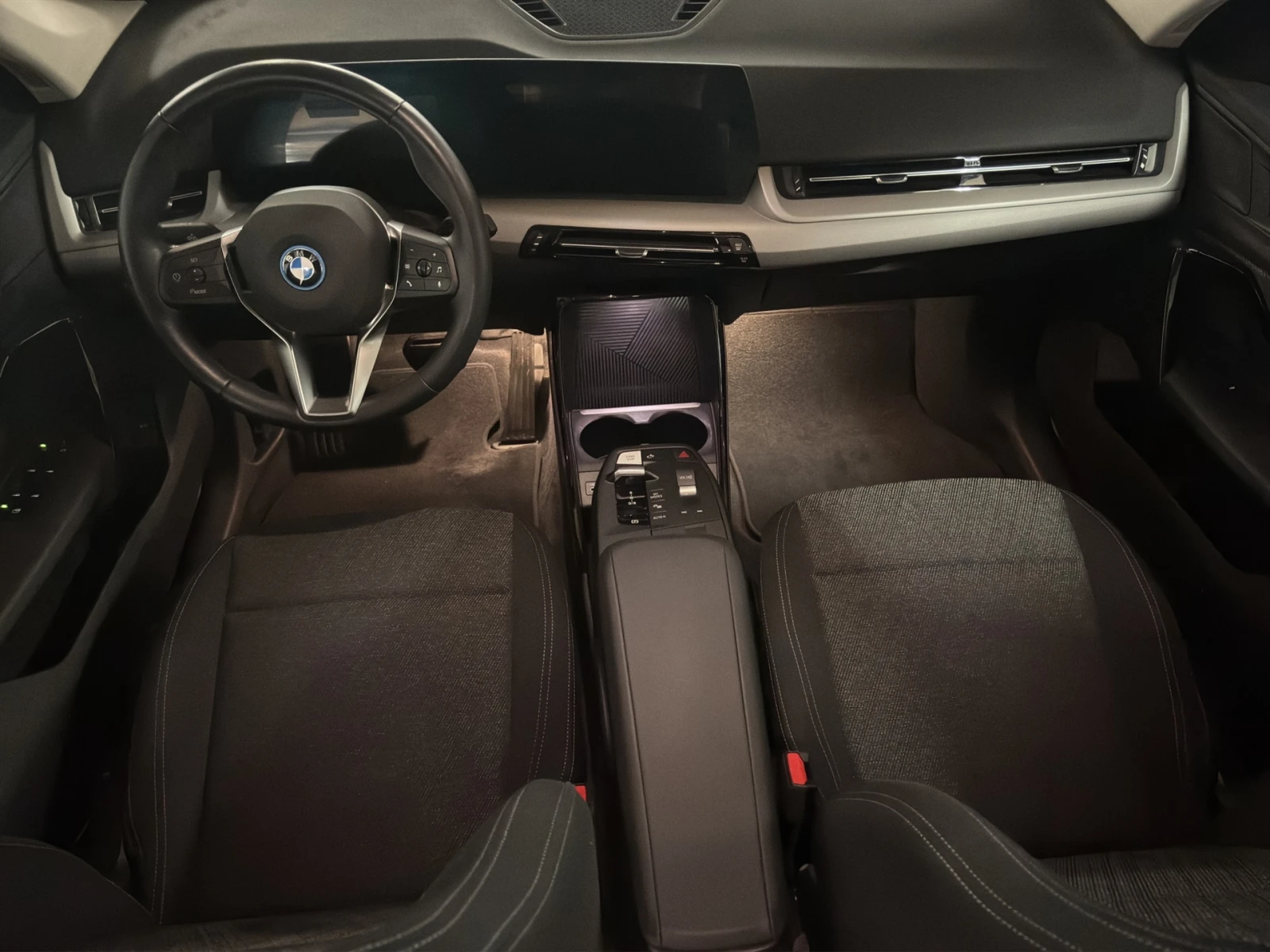BMW iX1 xDrive30, снимка 7 - Автомобили и джипове - 54517461
