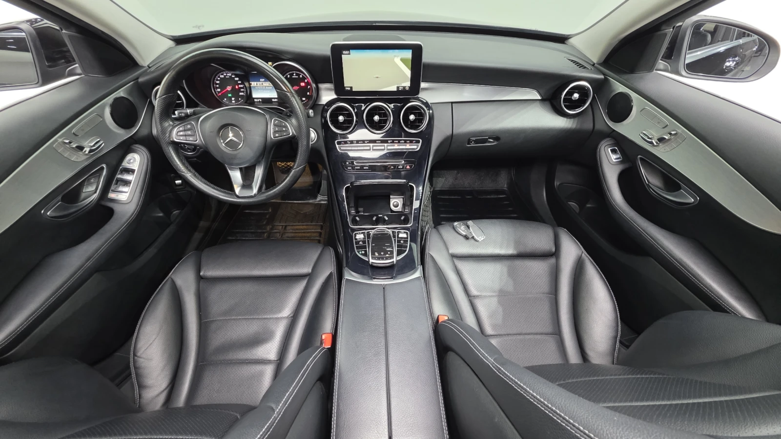 Mercedes-Benz C 200 2.0 Avantgarde, Подгрев, Navi, Задна камера, снимка 7 - Автомобили и джипове - 54619909