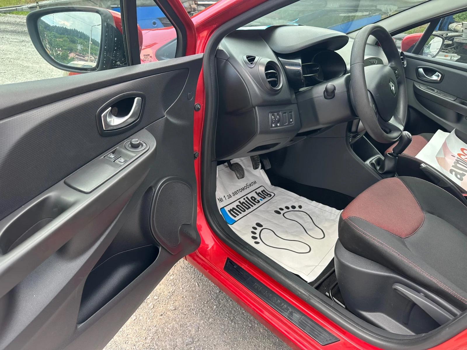 Renault Clio 1.5dci-75cv., снимка 9 - Автомобили и джипове - 54868185