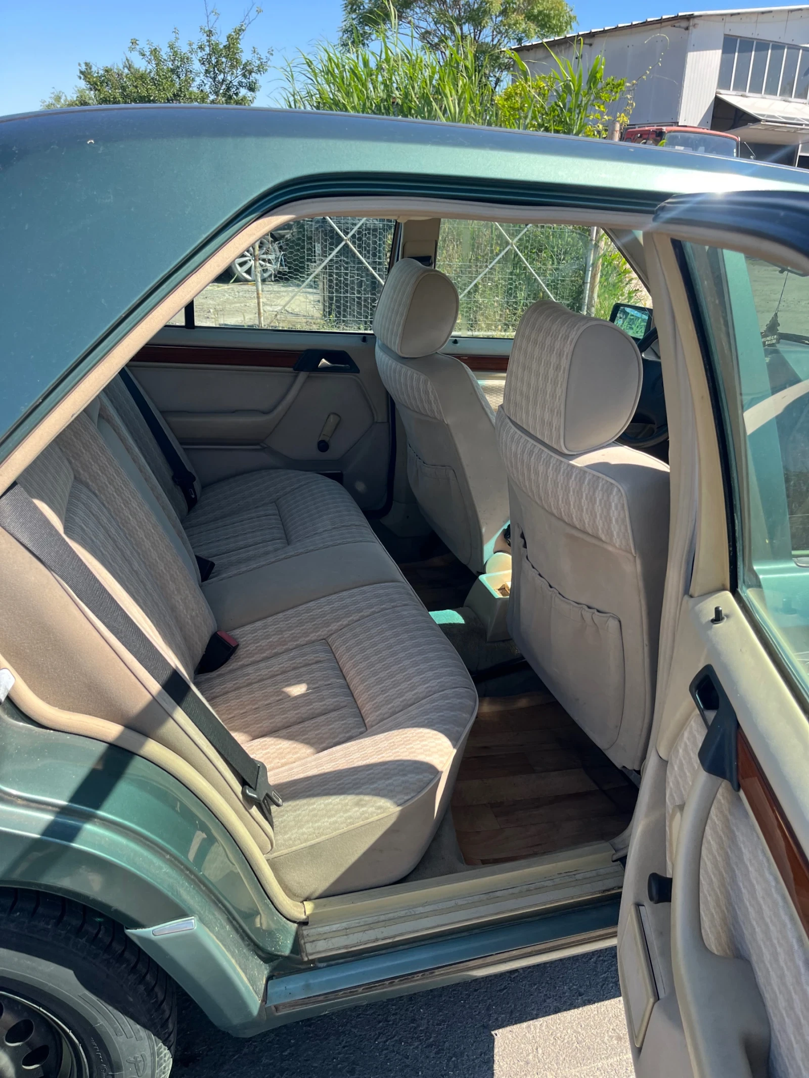 Mercedes-Benz 124, снимка 9 - Автомобили и джипове - 54976800