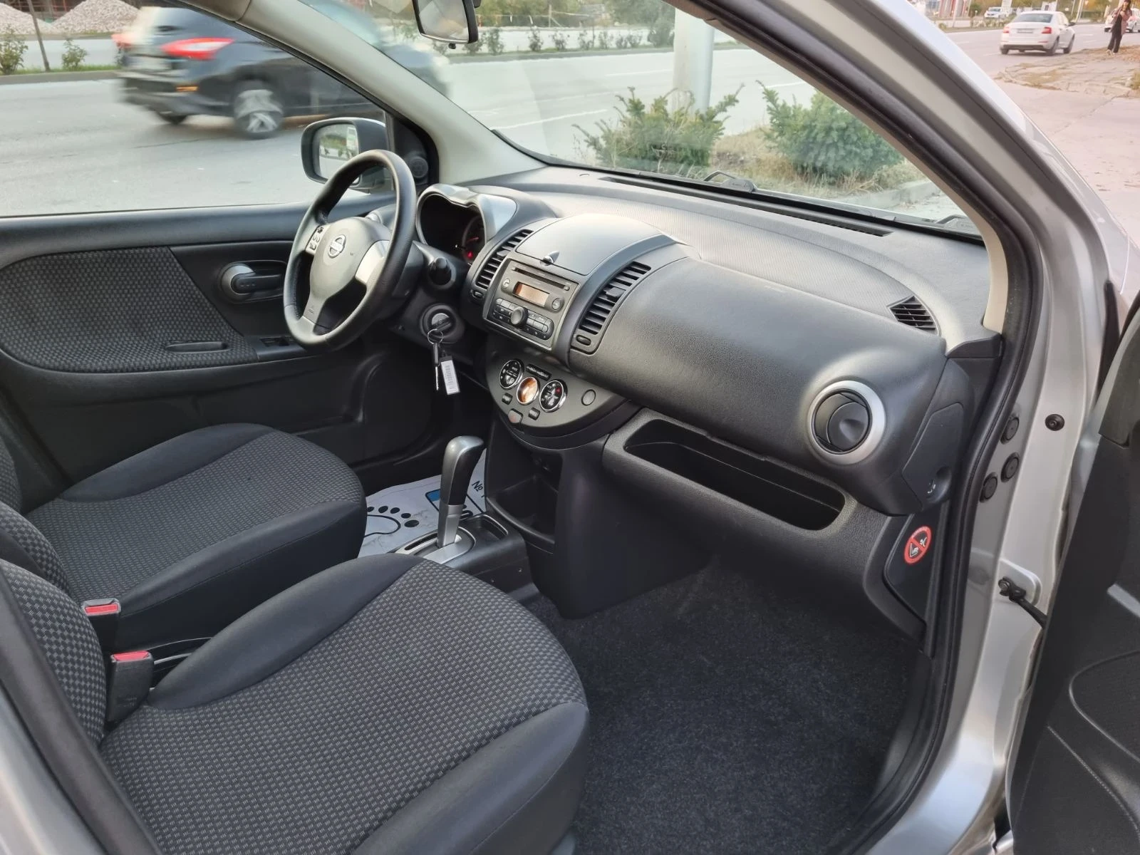 Nissan Note, снимка 9 - Автомобили и джипове - 55426166