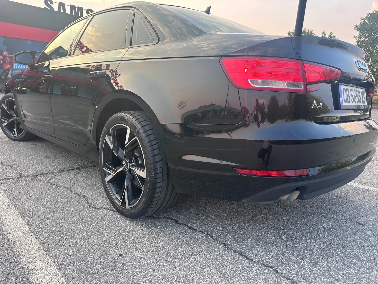 Audi A4 2.0 TDI * DIGITAL* LED* NAVI* , снимка 6 - Автомобили и джипове - 55729019