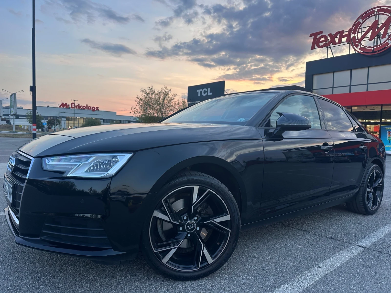 Audi A4 2.0 TDI * DIGITAL* LED* NAVI* , снимка 7 - Автомобили и джипове - 56049464