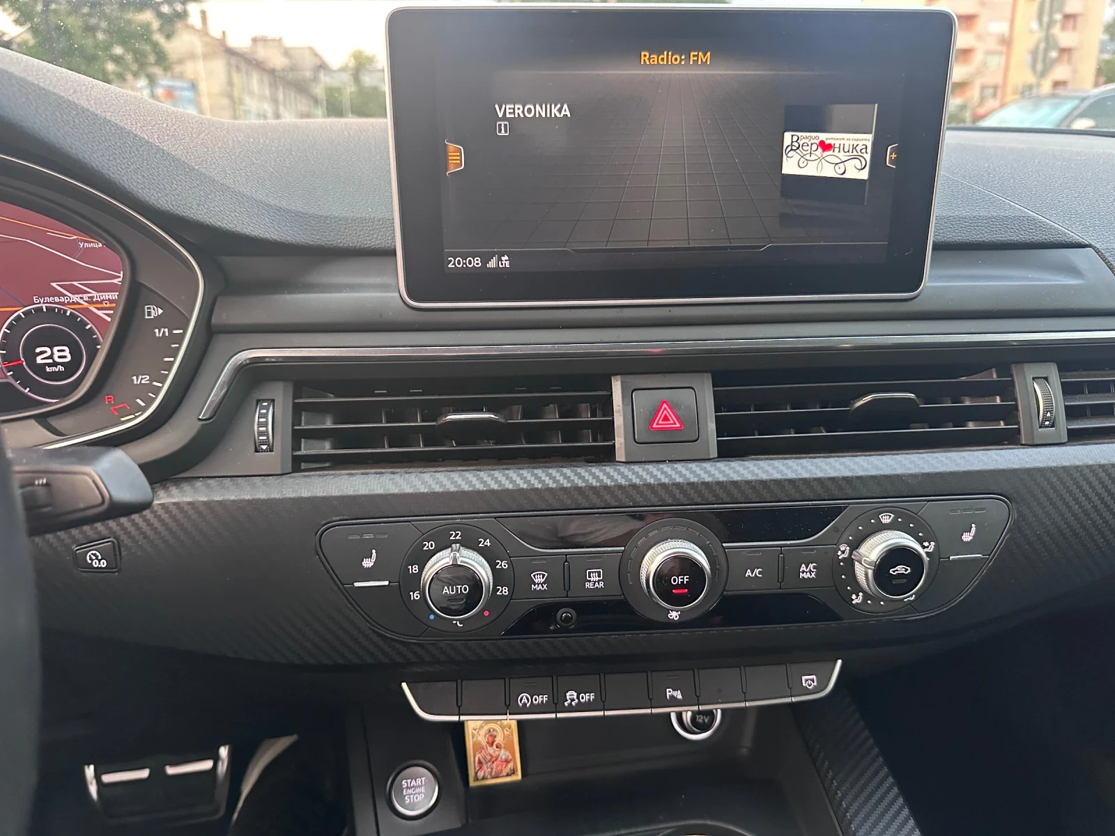 Audi A4 2.0 TDI * DIGITAL* LED* NAVI* , снимка 14 - Автомобили и джипове - 55729019