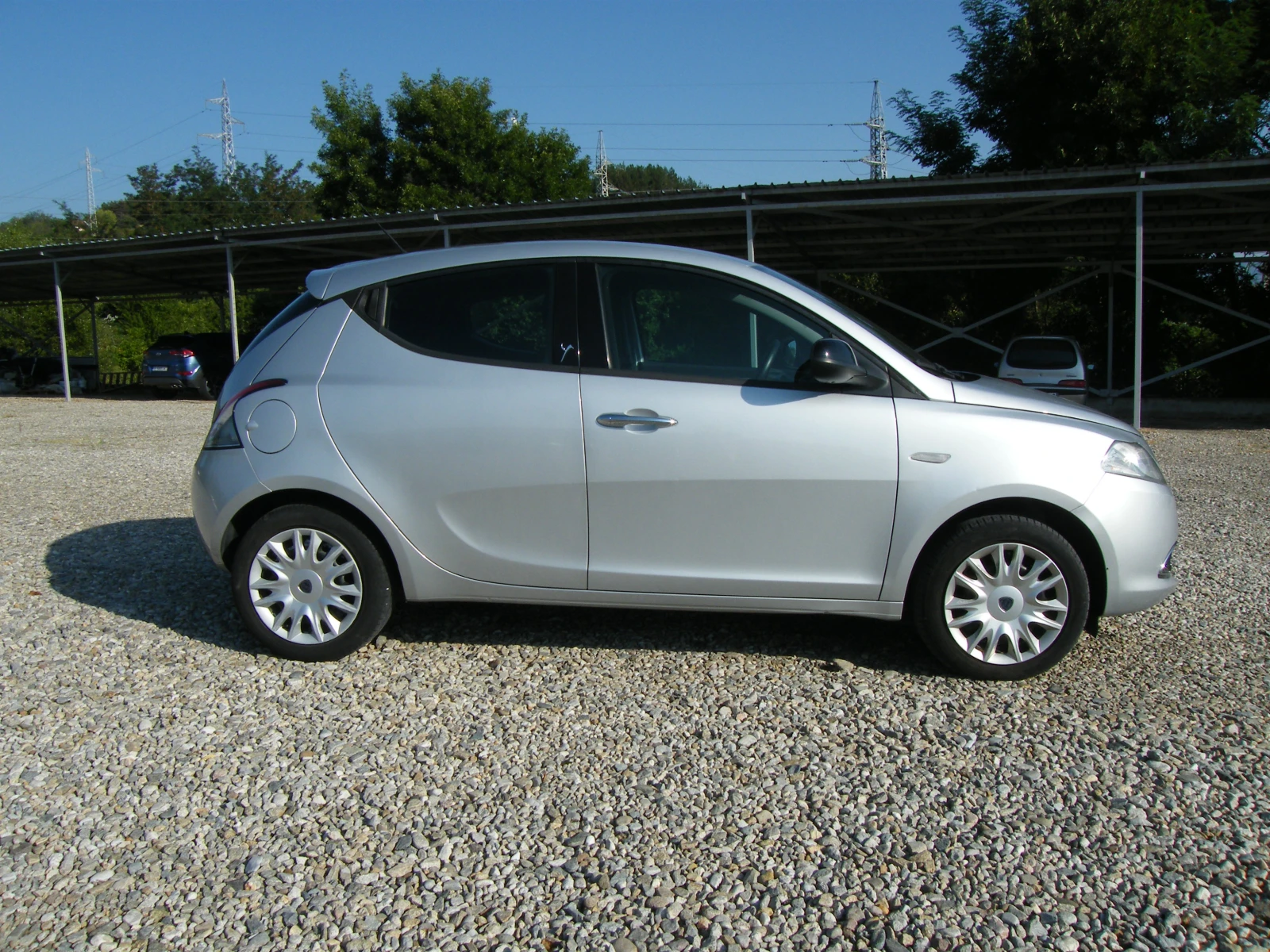 Lancia Ypsilon 1.3, снимка 3 - Автомобили и джипове - 55797439
