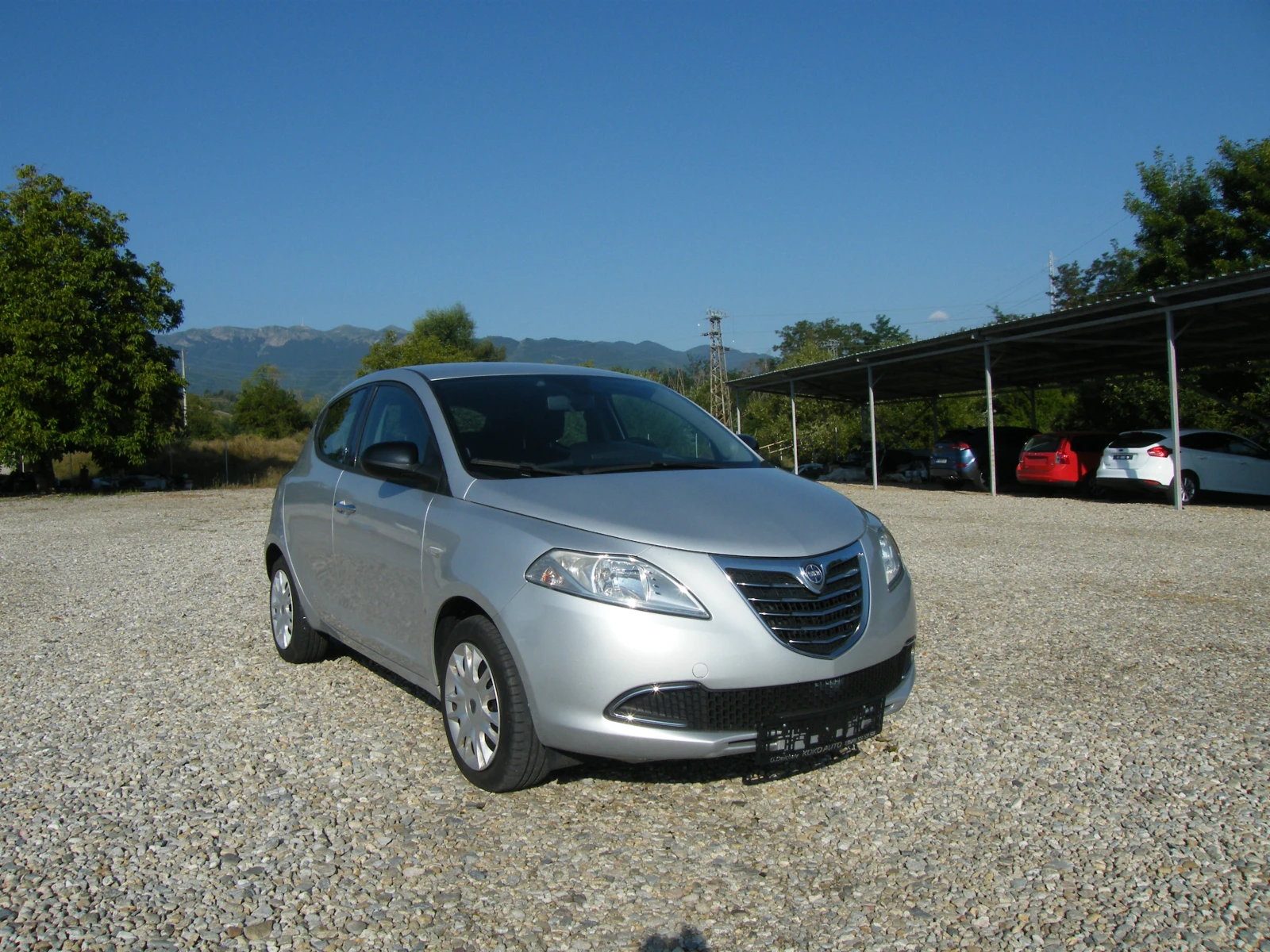 Lancia Ypsilon 1.3, снимка 2 - Автомобили и джипове - 55797439