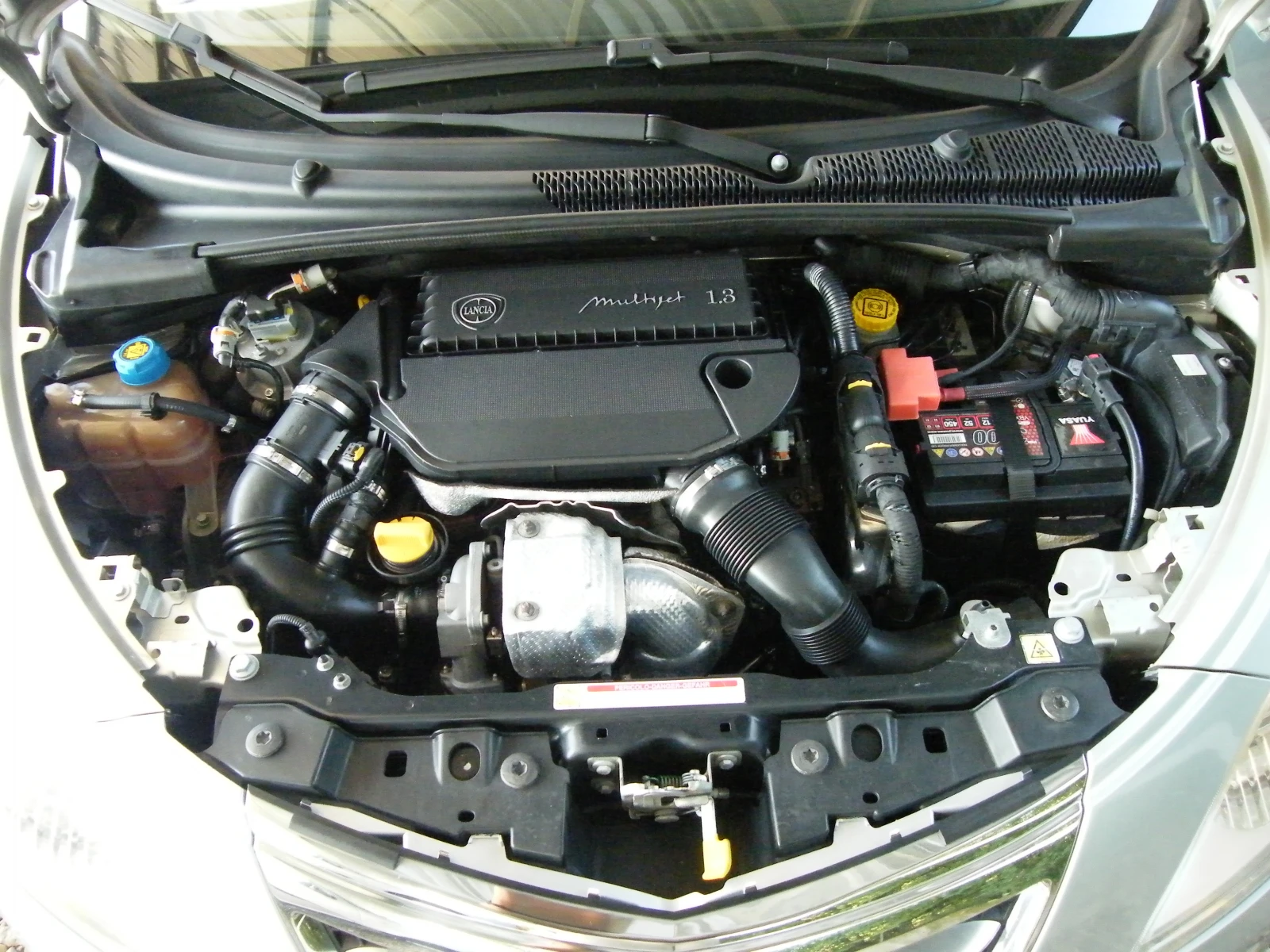 Lancia Ypsilon 1.3, снимка 16 - Автомобили и джипове - 55797439