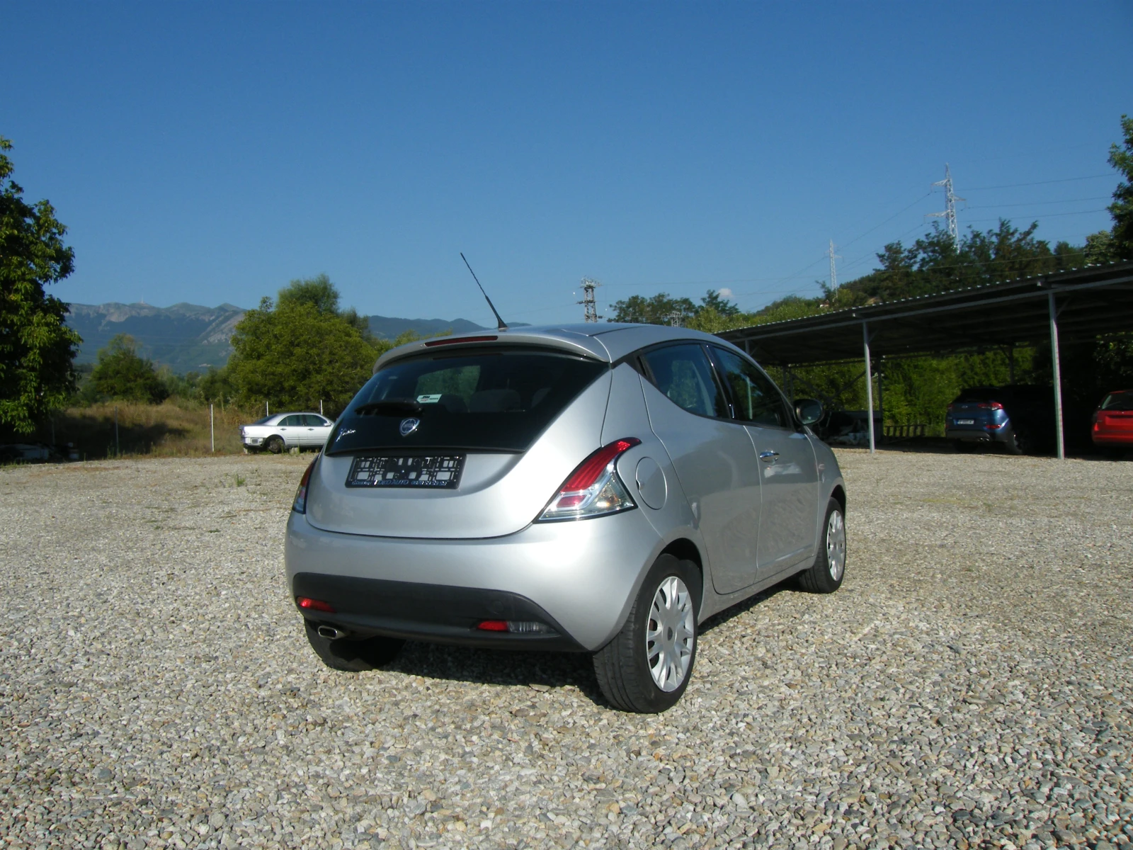 Lancia Ypsilon 1.3, снимка 4 - Автомобили и джипове - 55797439