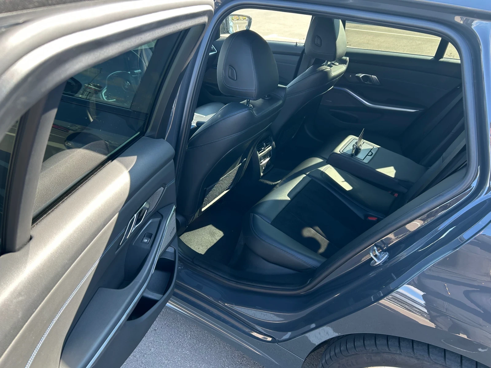 BMW 320 G21 Xdrive M-pack, снимка 5 - Автомобили и джипове - 56049808