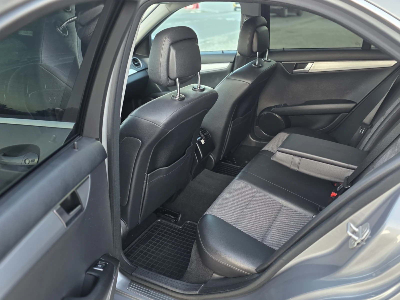 Mercedes-Benz C 250 2.2 CDI 204 k.c. Bi-Turbo AMG 4 Matic | Mobile.bg � ����������� 9