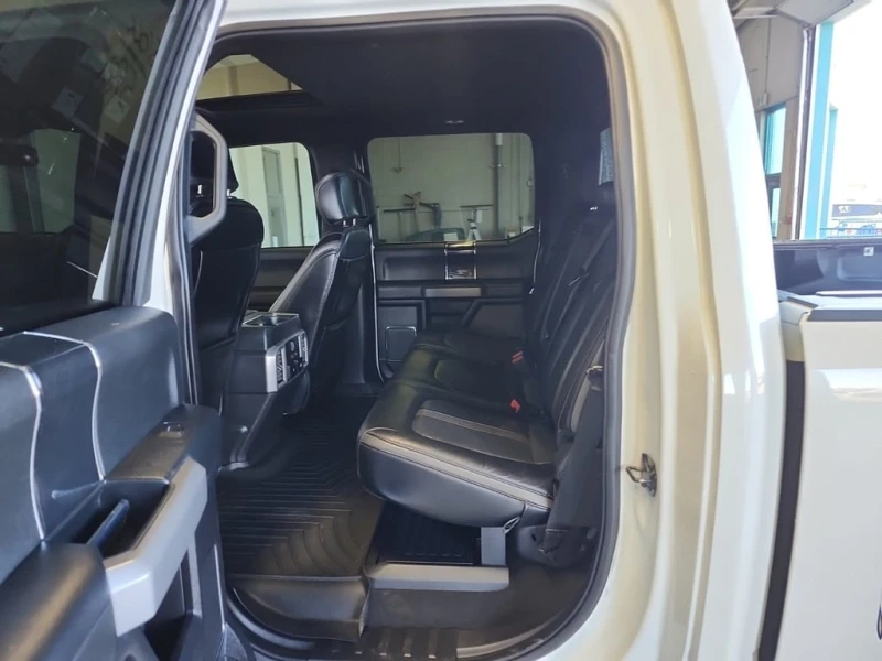 Ford F350 * PLATINUM CREW CAB STD BED * CARFAX * ЦЕНА ДО БГ, снимка 13 - Автомобили и джипове - 52865598