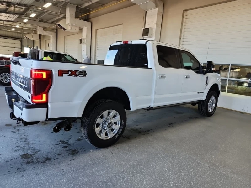 Ford F350 * PLATINUM CREW CAB STD BED * CARFAX * ЦЕНА ДО БГ, снимка 3 - Автомобили и джипове - 52865598