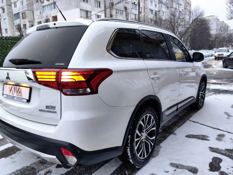Mitsubishi Outlander 2.2DI-D-150к.с Instyle+ 4WD 140х.км серв.книжка, снимка 4 - Автомобили и джипове - 53028358