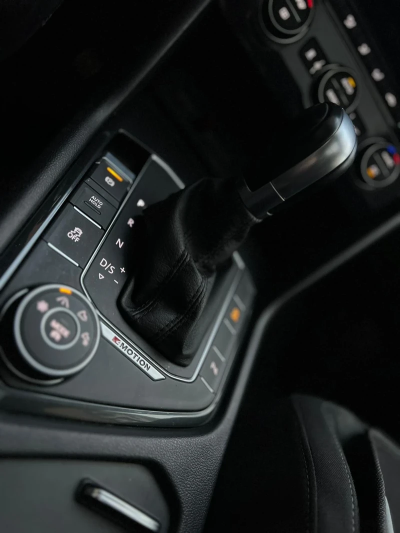 VW Tiguan TDI Higlhine 4 Motion BMT, снимка 11 - Автомобили и джипове - 53259536