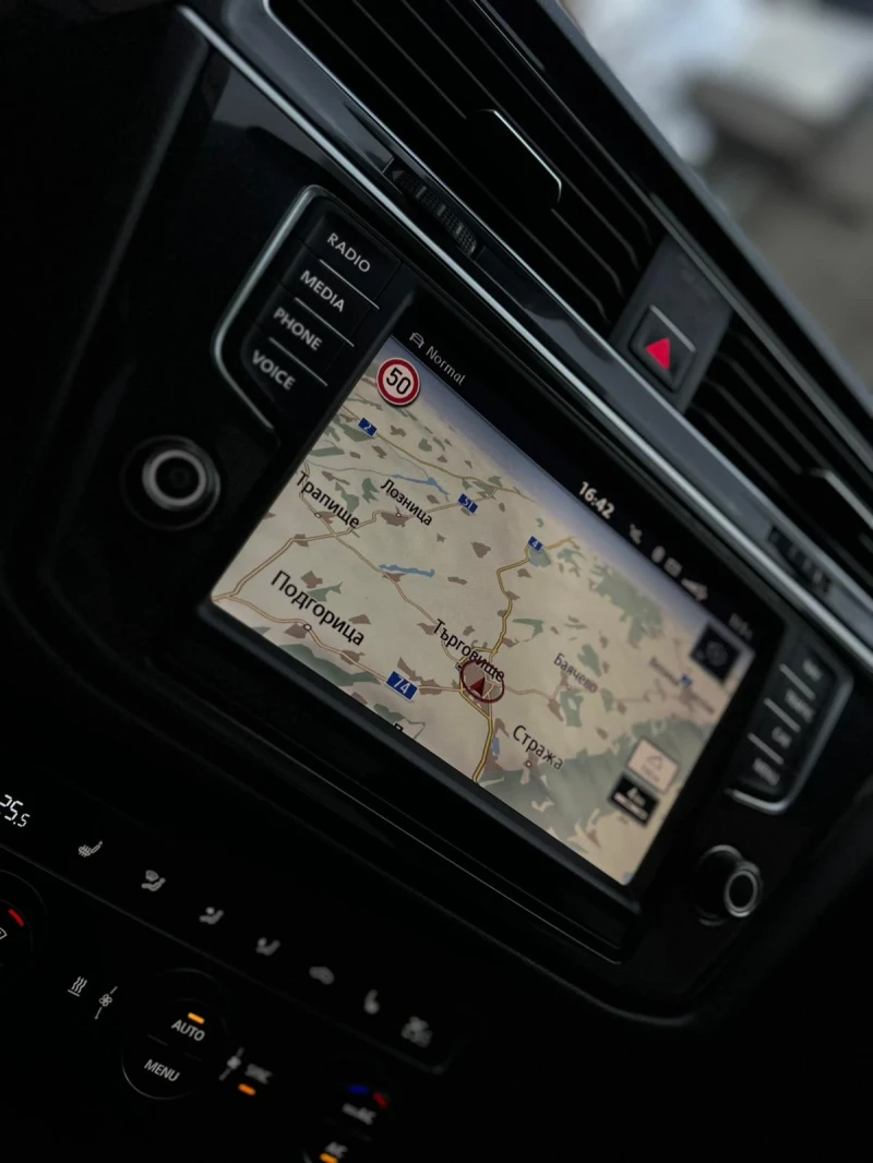 VW Tiguan TDI Higlhine 4 Motion BMT, снимка 10 - Автомобили и джипове - 53259536