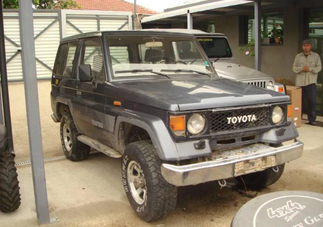 Toyota Land cruiser 2.4  2L-T, снимка 2 - Автомобили и джипове - 46833985