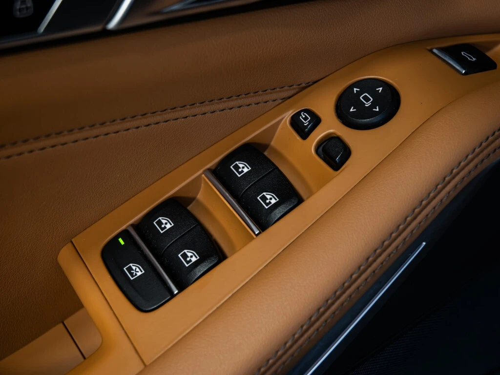 BMW X5 * xDrive40i M SPORT PREMIUM ESSENTIAL PKG * CARFAX | Mobile.bg � ����������� 13