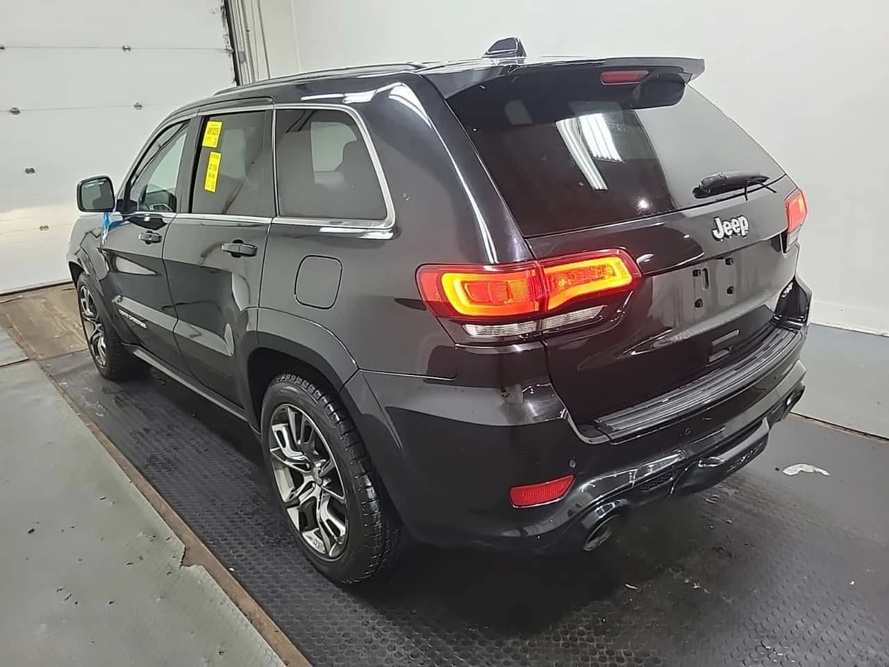 Jeep Grand cherokee  SRT / DISTRONIC / Harman Kardon , снимка 2 - Автомобили и джипове - 54964058