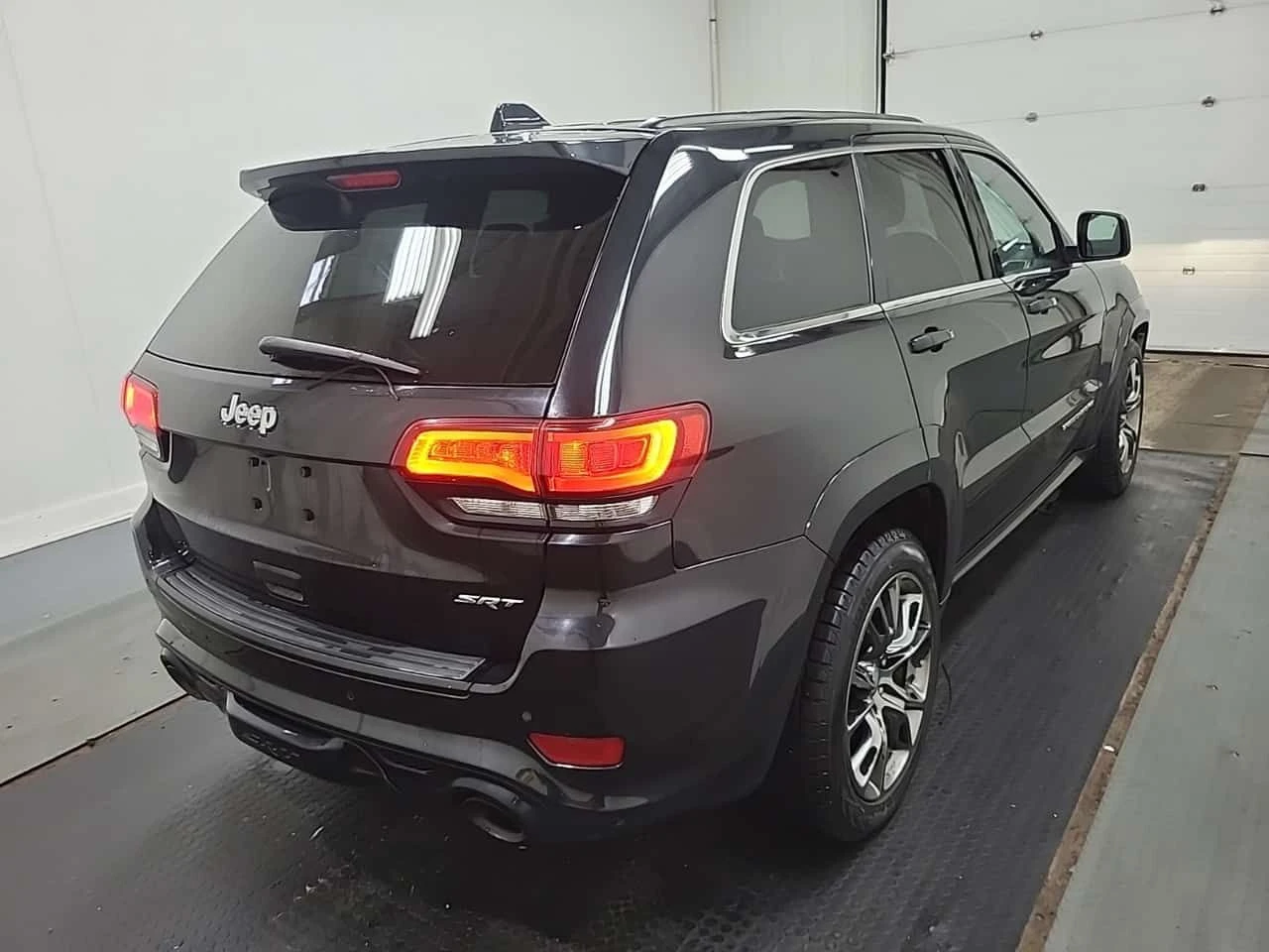 Jeep Grand cherokee  SRT / DISTRONIC / Harman Kardon , снимка 3 - Автомобили и джипове - 54964058