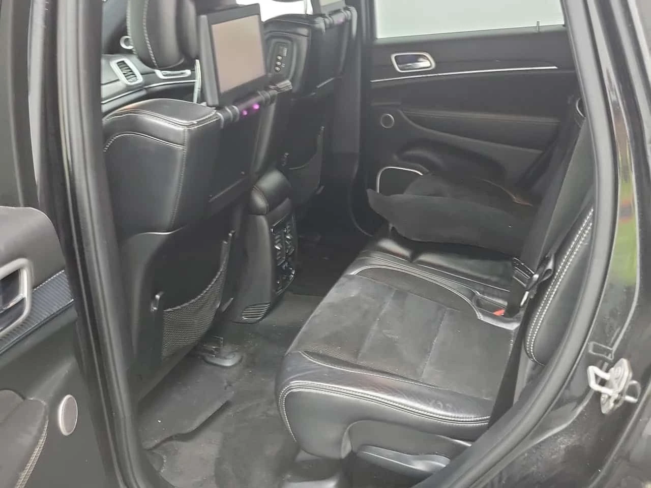 Jeep Grand cherokee  SRT / DISTRONIC / Harman Kardon , снимка 12 - Автомобили и джипове - 54964058