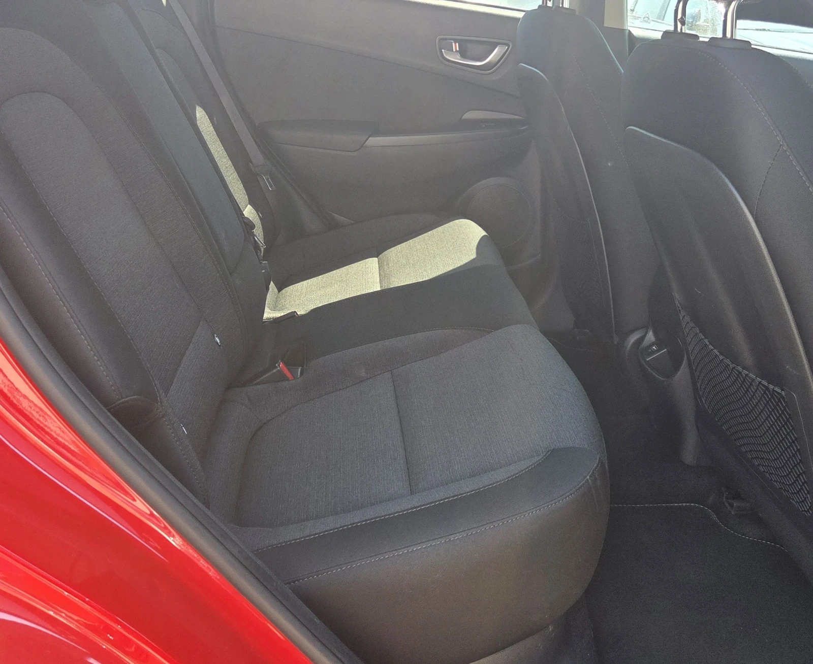 Hyundai Kona ГАРАНЦИОНЕН/ЗАВЕРЕНА СЕРВИЗНА КНИЖКА, снимка 9 - Автомобили и джипове - 54995877