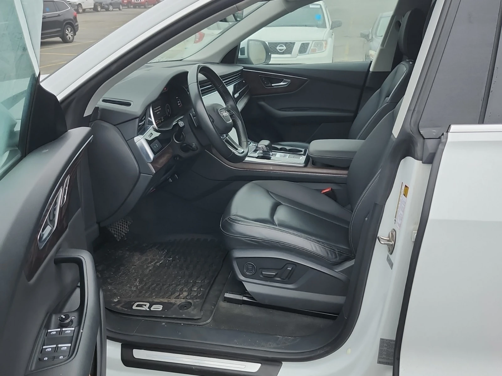 Audi Q8 * 55 Tfsi Quattro Progressiv * АВТОКРЕДИТ * , снимка 7 - Автомобили и джипове - 55846835